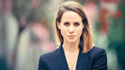 amiri_natalie_2020_2541_c_johannes_moths_kleiner.jpg (DE)