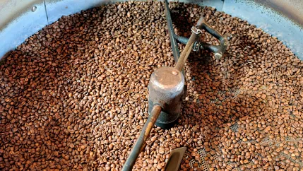 Kaffee roesten colourbox 9053234 cut.jpg (DE)