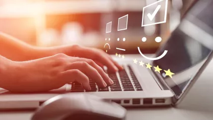 Hände tippen auf Tastatur, h-brs_ctw_billionphotos.com_adobestock_317613393_web.jpeg (DE)