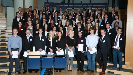 Deutschlandstipendiaten auf der Stipendienfeier im Dezember 2014 (DE)