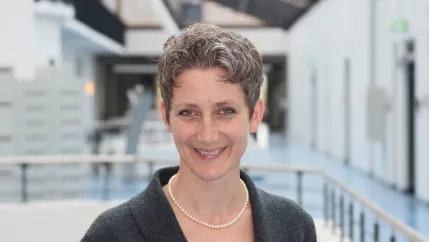 meilinger-stefanie_2017_foto_sven_flessing.jpg (DE)