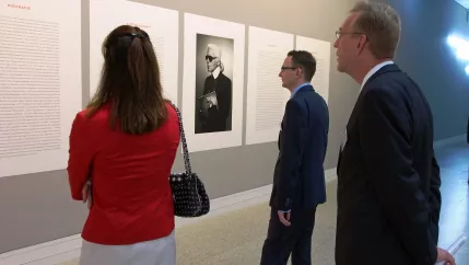 praesidentendinner_a_la_mode_bonn_bundeskunsthalle_ausstellung_20150907_foto_y._weber.jpg (DE)