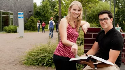 studierende_130710_hbrs_rheinbach_foto_lichtenscheidt_72_55.jpg (DE)