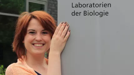 portraet_azubi_annika_last_kammerbeste_ihk_rhb_2017_foto_c._kleinfeld_original.jpg (DE)