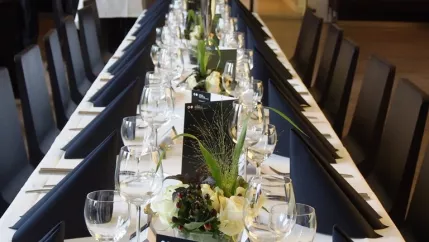 praesidentendinner_a_la_mode_bonn_bundeskunsthalle_20150907_foto_y._weber_03.jpg (DE)