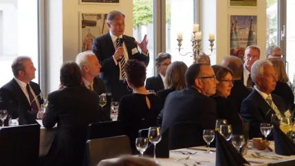 praesidentendinner_a_la_mode_bonn_bundeskunsthalle_20150907_foto_y._weber_35.jpg (DE)