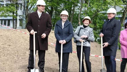 spatenstich_sta_neubau_20160429_foto_j._kuestenmacher_130.jpg (DE)