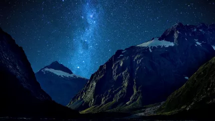 sternenhimmel_gebirge_colourbox_8627399.jpg (DE)