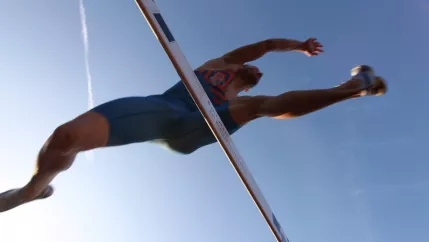 student_christian_heiman_beim_huerdenlauf_foto_e._tritschler_5994.jpg(DE)