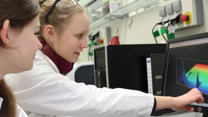 FB Anna_Analytik.jpg (DE)