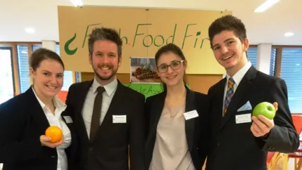 csr_trade_fair_studierende_teasercut.jpg (DE)