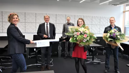 tag_der_lehre_2020_lehrpreis_an_ianiorodahm_und_reith_foto_eva_tritschler_0225.jpg (DE)