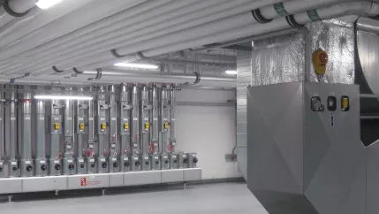 themenbild_technisches_facility_management_heizungskeller_2020_foto_kai_flintrop.jpg (DE)