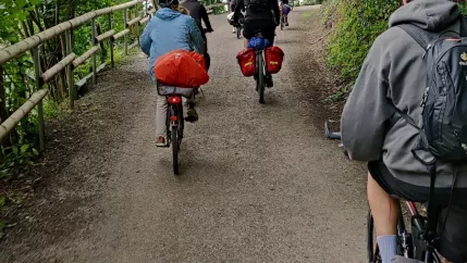 tour_de_csr_2021_fahrradtour_waehrend_der_fahrt_foto_stefan_freitag.jpg (DE)