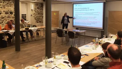 tree_tagung_vortrag_haus_schlesien_20150915_foto_steinhaus.jpg (DE)