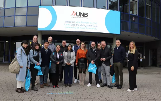 Gruppenfoto_Delegationsbesuch_UNB_Nov
