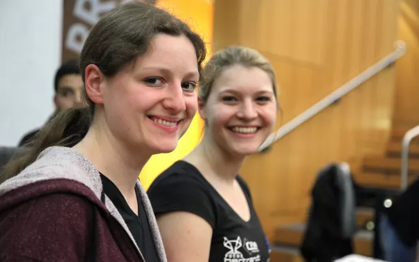 01_kinderuni_brs_motorsport_sta_2010427_foto_j._kuestenmacher.jpg (DE)