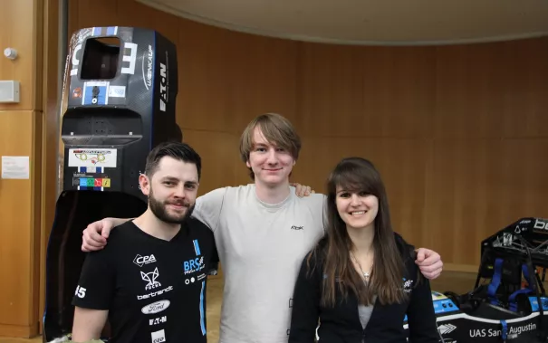 04_kinderuni_brs_motorsport_sta_2010427_foto_j._kuestenmacher.jpg (DE)