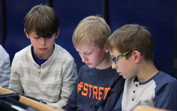 07_kinderuni_brs_motorsport_sta_2010427_foto_j._kuestenmacher.jpg (DE)