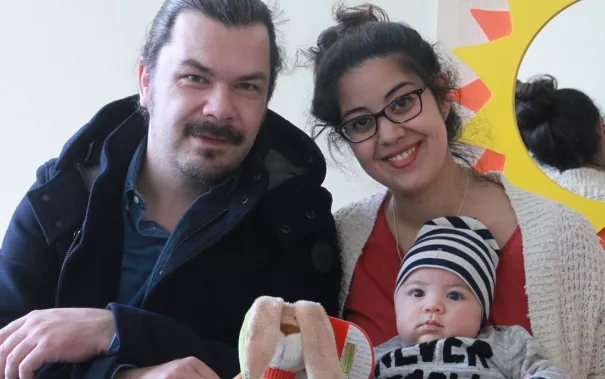 100._baby_benjamin_schaefer_und_eltern_begruessungspaket_20170320_foto_e._tritschler_5661_teasercut.jpg (DE)