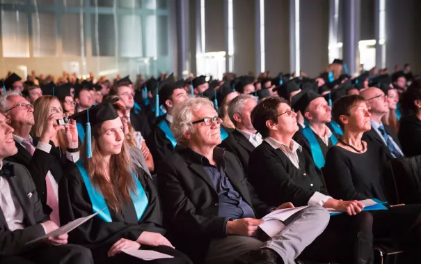 2015.10.24_hbrs-absolventenfeier_foto_nathan-dreessen_126.jpg (DE)