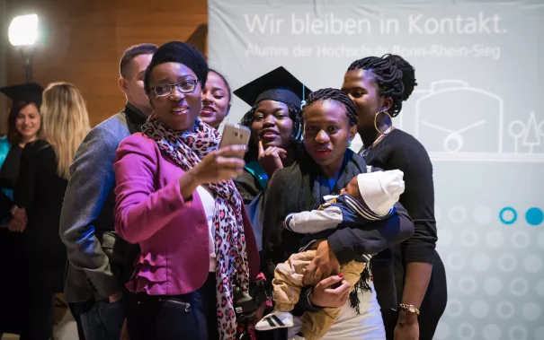 2015.10.24_hbrs-absolventenfeier_foto_nathan-dreessen_167.jpg (DE)