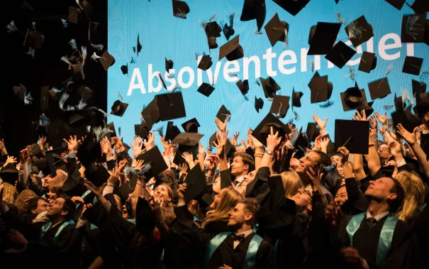 2015.10.24_hbrs-absolventenfeier_foto_nathan-dreessen_171.jpg (DE)