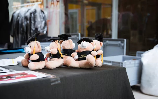 2015.10.24_hbrs-absolventenfeier_foto_nathan-dreessen_24.jpg (DE)