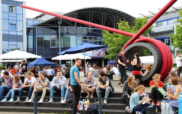 20160621_fbinf_sommerfest_hochschule_kw_bild_009.jpg (DE)