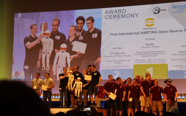 20160629_fbinf_ceremony_robocup2016leipzig_b-it-bots-team_bild102.jpeg (DE)