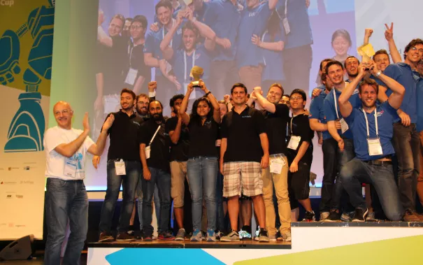 20160629_fbinf_ceremony_robocup2016leipzig_b-it-bots-team_bild106.jpeg (DE)