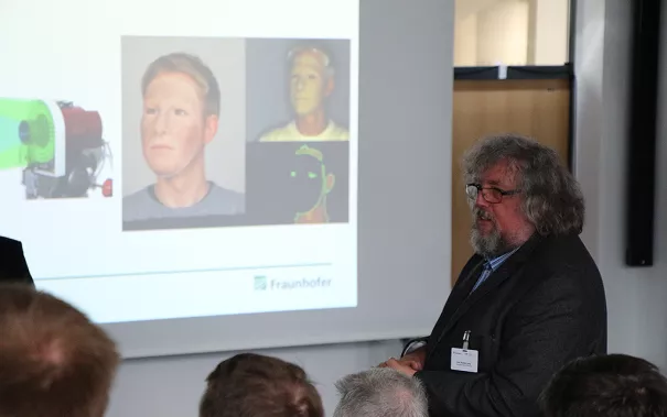 20170523_fbinf_eroeffnung_lernlabor_cybersicherheit_kw_177.png (DE)