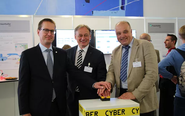 20170523_fbinf_eroeffnung_lernlabor_cybersicherheit_kw_195.png (DE)