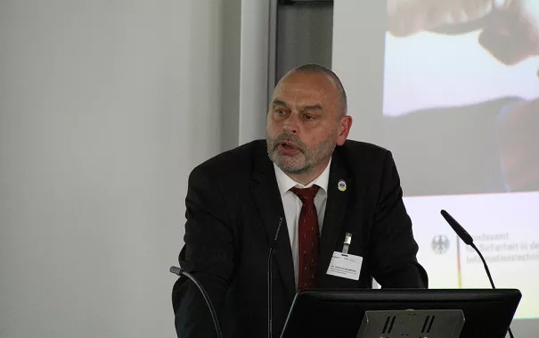 20170523_fbinf_eroeffnung_lernlabor_cybersicherheit_mlh_045.png (DE)