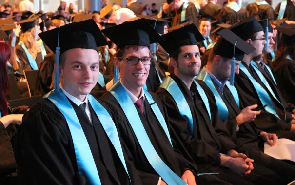 20171021_fbinf_absolventenabschlussfeier_kw_041.jpg (DE)