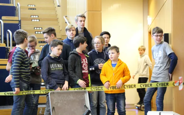 20180224_fbinf_robocupjunior_mlh_64.jpg (DE)