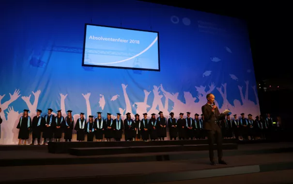 20181027_absolventenabschlussfeier2018_kw_bild_156.jpg
