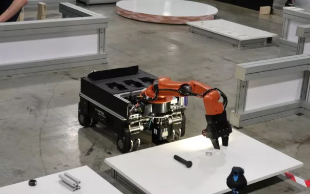 20190708_fbinf_b-it-bots_robocupwm_nair_d_galerie_img_019.jpg (DE)