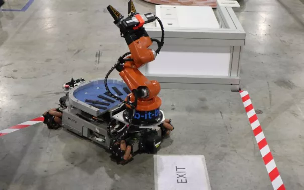 20190708_fbinf_b-it-bots_robocupwm_nair_d_galerie_img_023.jpg (DE)