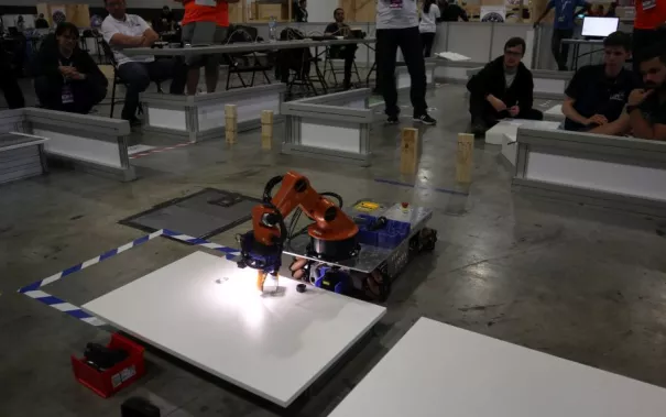 20190708_fbinf_b-it-bots_robocupwm_nair_d_galerie_img_025.jpg (DE)