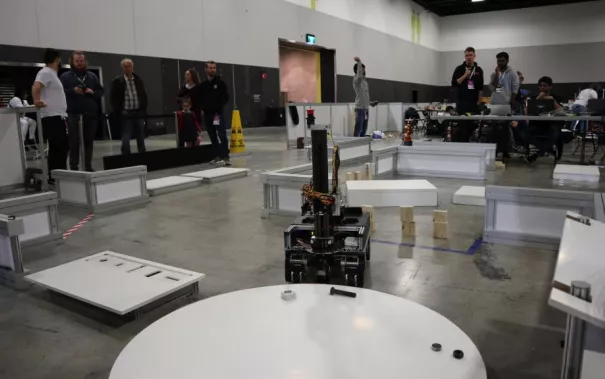 20190708_fbinf_b-it-bots_robocupwm_nair_d_galerie_img_031.jpg (DE)