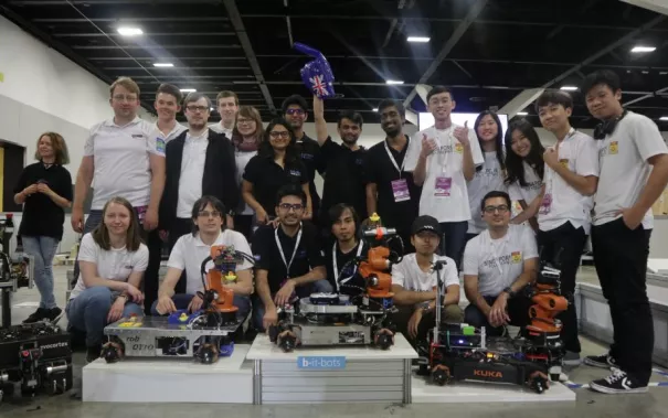 20190708_fbinf_b-it-bots_robocupwm_nair_d_galerie_img_044.jpg (DE)