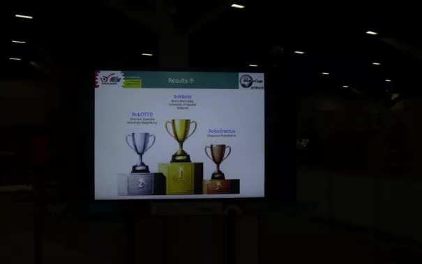 20190708_fbinf_b-it-bots_robocupwm_nair_d_galerie_img_050.jpg (DE)