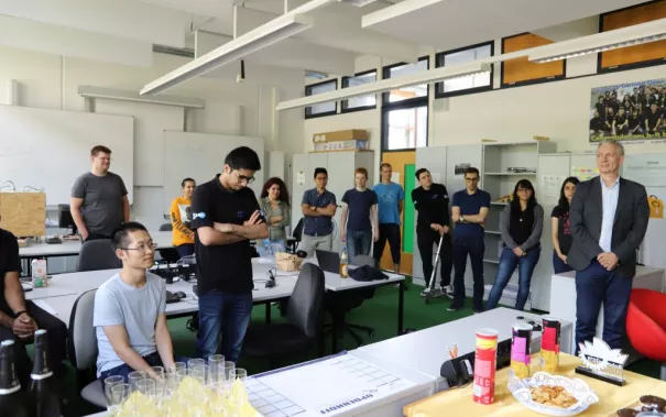 20190719_welcomeparty_b-it-bots_at_work_mt_img_020.jpg (DE)