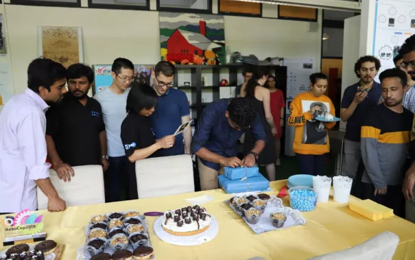 20190719_welcomeparty_b-it-bots_at_work_mt_img_125.jpg (DE)