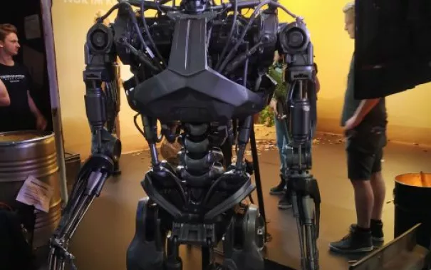 20190820-24_fbinf_gamescom2019_deebul_phone_0018.jpg (DE)