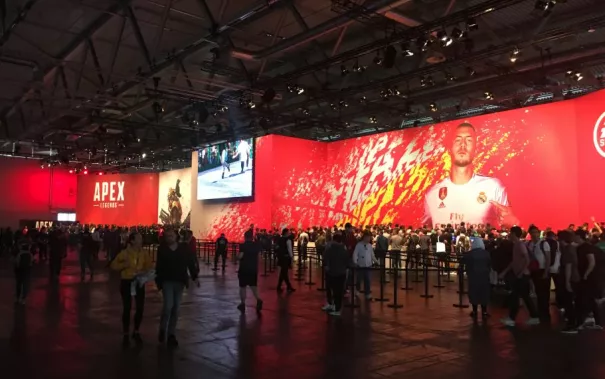 20190820-24_fbinf_gamescom2019_kw_phone_0022.jpg (DE)