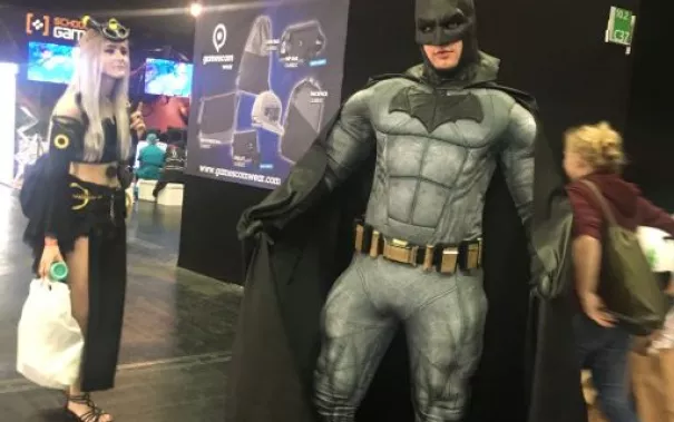 20190820-24_fbinf_gamescom2019_kw_phone_0106.jpg (DE)