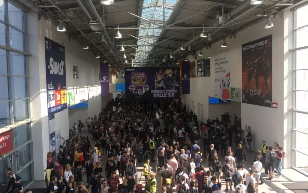 20190820-24_fbinf_gamescom2019_kw_phone_0130.jpg (DE)