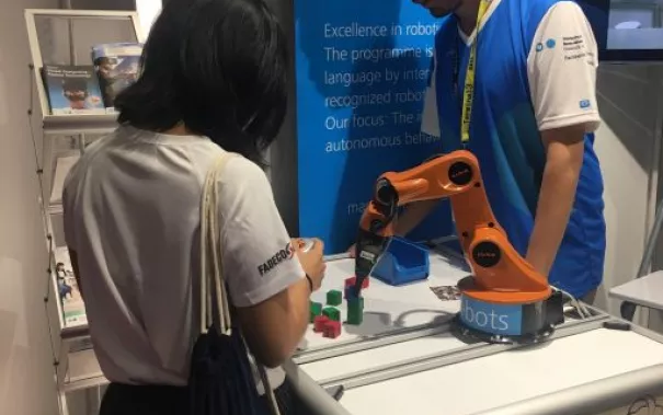 20190820-24_fbinf_gamescom2019_kw_phone_0136.jpg (DE)